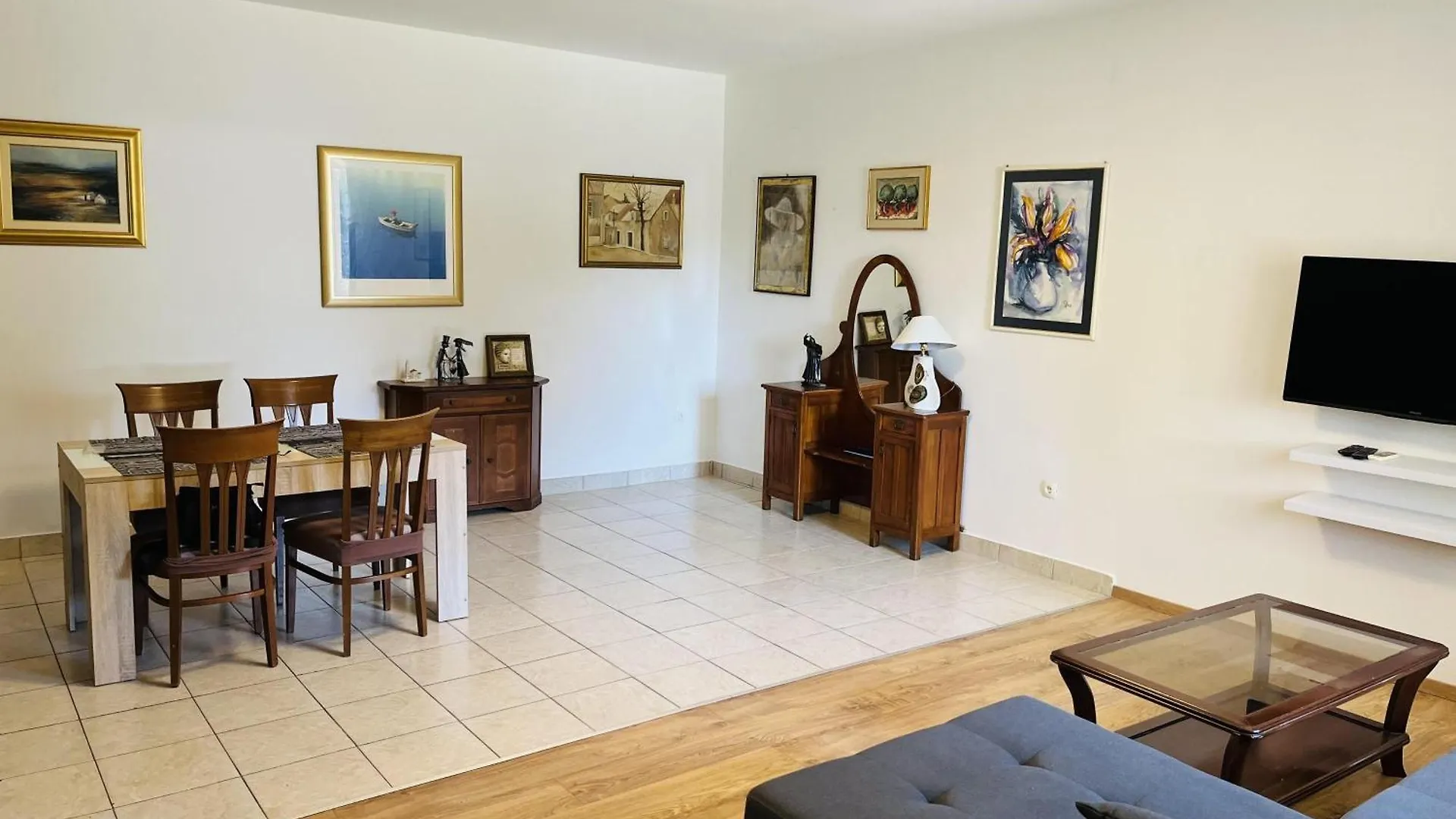 Beachfront Apartment Drazen With Patio & Parking Split 0*,  Croatia