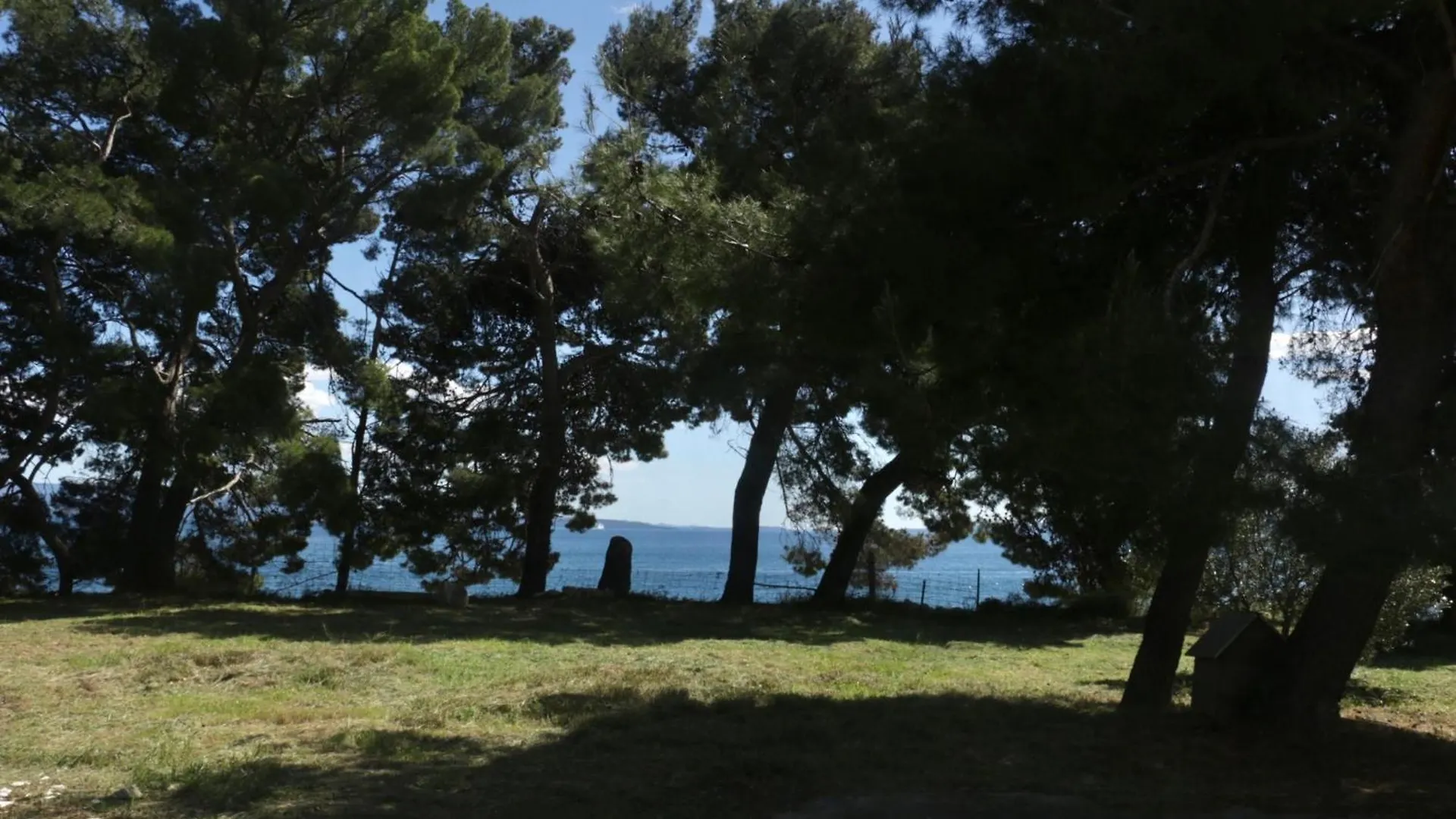 Beachfront Apartment Drazen With Patio & Parking Split Croatia