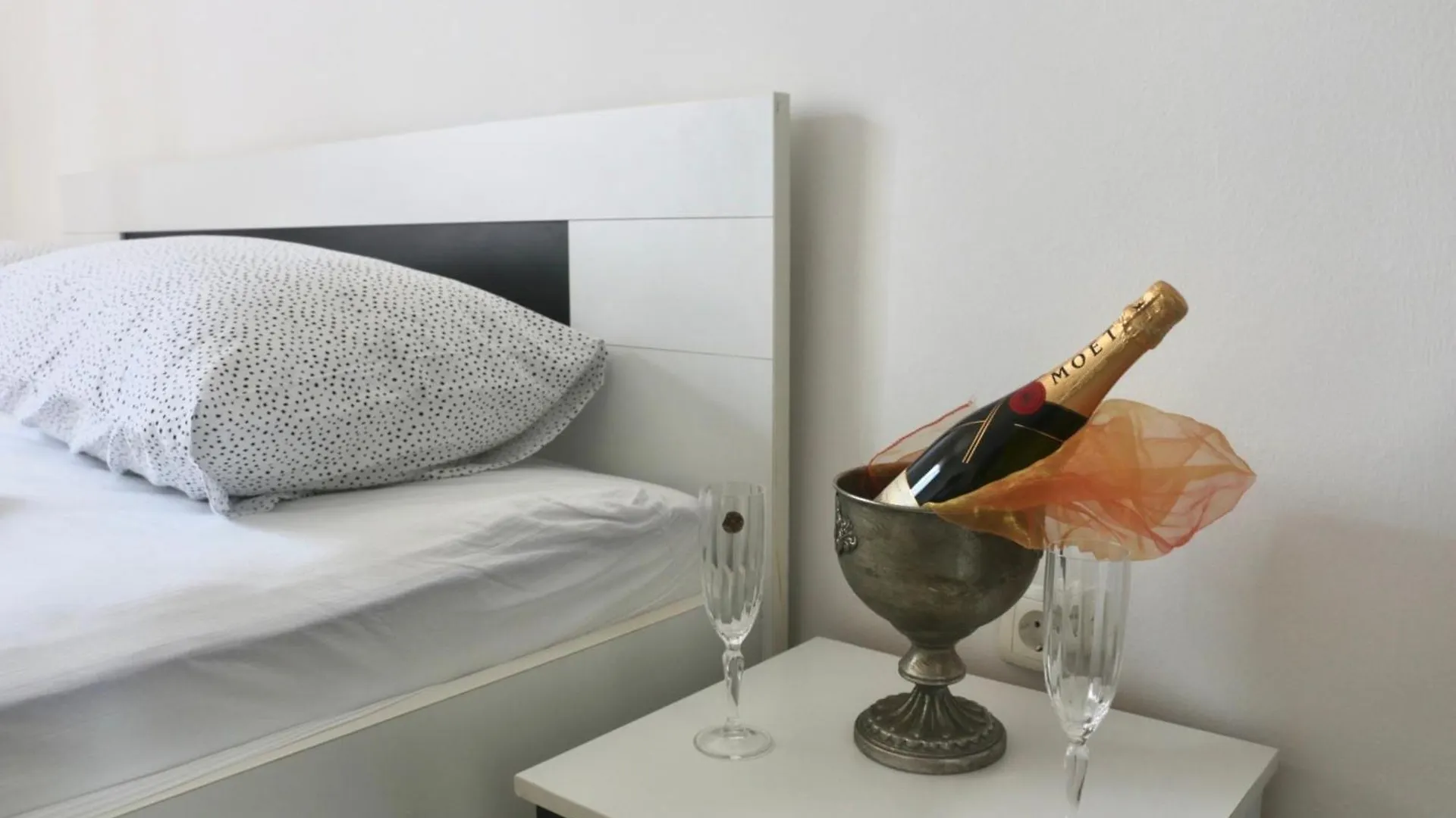 Beachfront Apartment Drazen With Patio & Parking Split Croatia